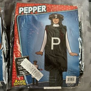 Salt and Pepper Shaker-Halloween costume for couples